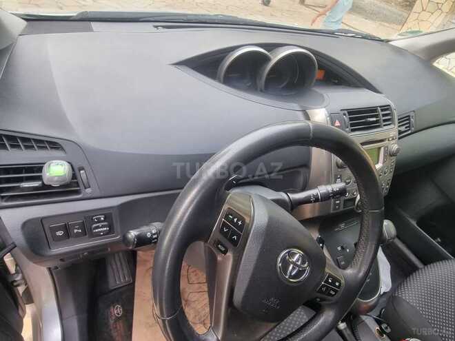 Toyota Corolla Verso 2009, 230,313 km - 2.2 l - Bakı