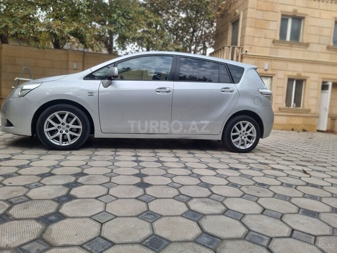Toyota Corolla Verso 2009, 230,313 km - 2.2 l - Bakı