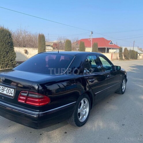 Mercedes E 270 1999, 250,000 km - 2.7 l - Bakı