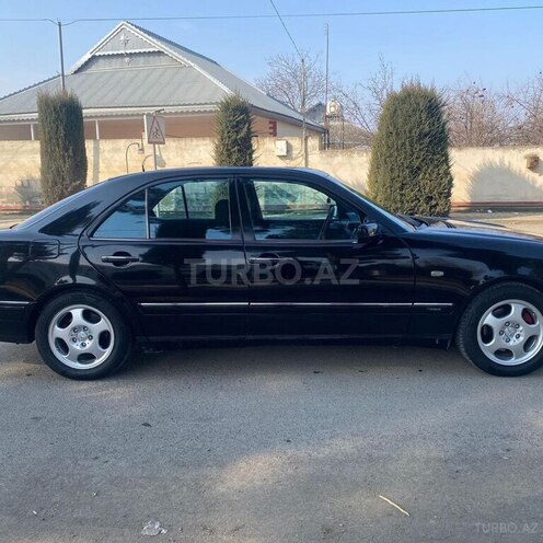 Mercedes E 270 1999, 250,000 km - 2.7 l - Bakı