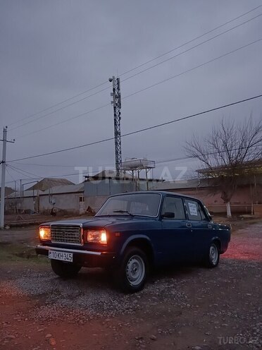 LADA (VAZ) 2107 2001, 95,000 km - 1.6 l - Salyan