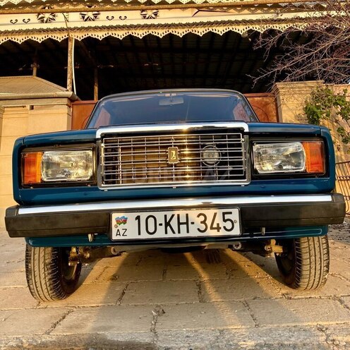LADA (VAZ) 2107 2001, 95,000 km - 1.6 l - Salyan