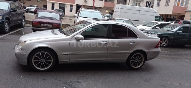 Mercedes C 200 2002, 290,000 km - 2.0 л - Bakı