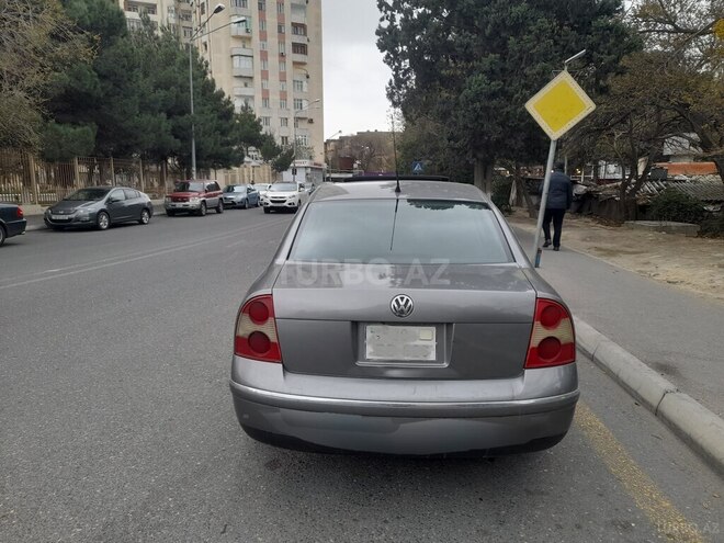 Volkswagen Passat 2003, 273,500 km - 1.8 l - Bakı