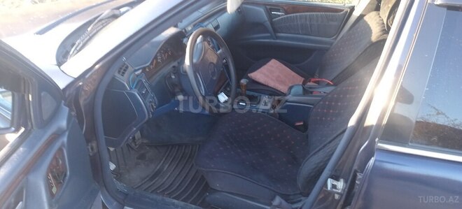 Mercedes E 280 1996, 500,000 km - 2.8 l - Qusar