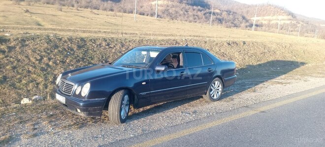 Mercedes E 280 1996, 500,000 km - 2.8 l - Qusar