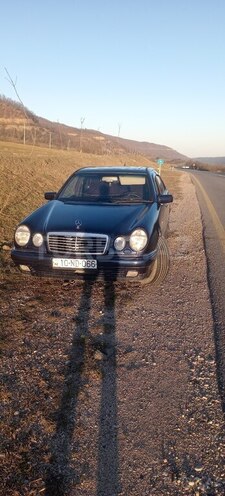 Mercedes E 280 1996, 500,000 km - 2.8 l - Qusar