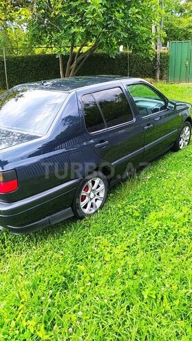 Volkswagen Vento 1994, 100,000 km - 1.9 л - Balakən