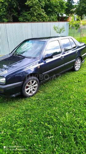 Volkswagen Vento 1994, 100,000 km - 1.9 л - Balakən