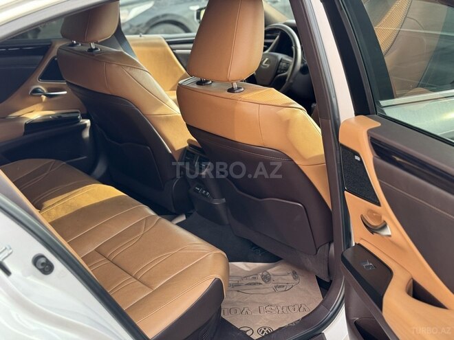 Lexus ES 300h 2021, 31,000 km - 2.5 л - Bakı