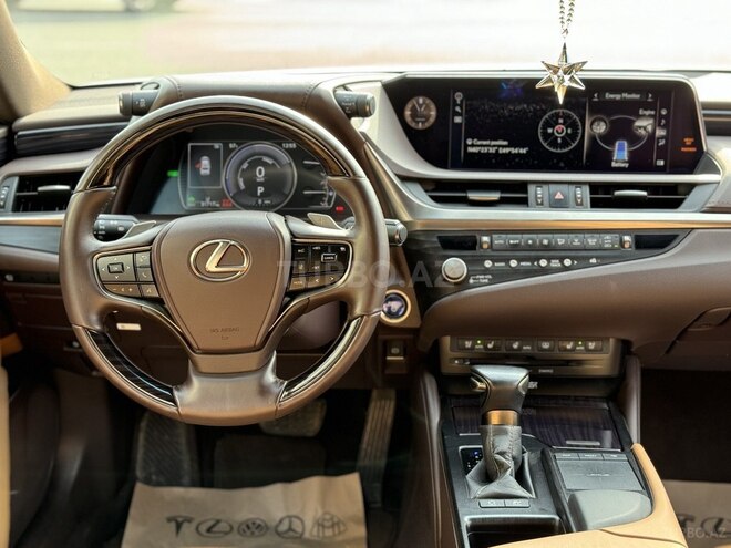 Lexus ES 300h 2021, 31,000 km - 2.5 л - Bakı