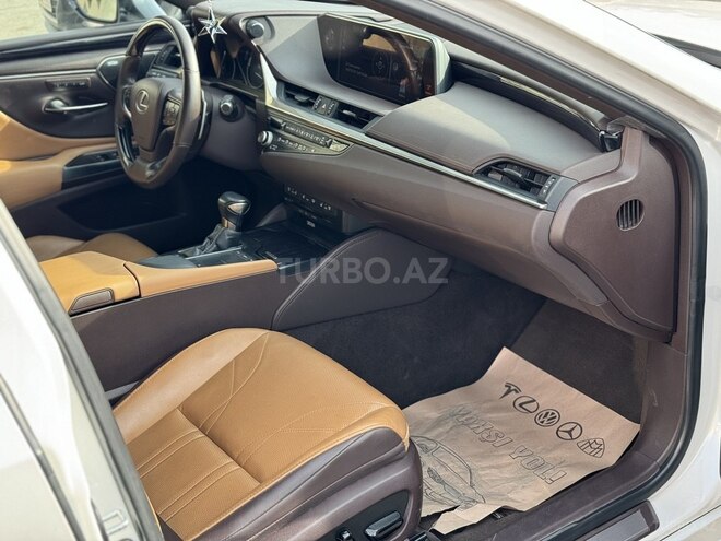 Lexus ES 300h 2021, 31,000 km - 2.5 л - Bakı