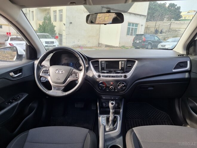 Hyundai Accent 2018, 82,889 km - 1.4 l - Bakı
