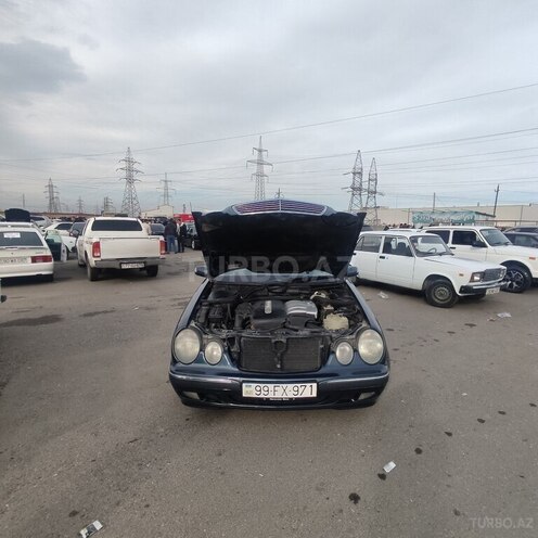 Mercedes E 270 1999, 421,172 km - 2.7 л - Bakı