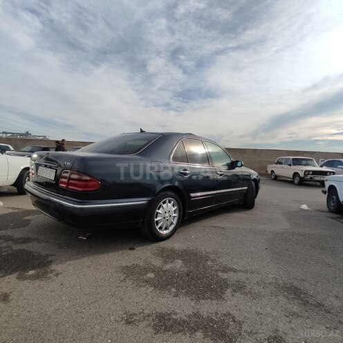 Mercedes E 270 1999, 421,172 km - 2.7 л - Bakı