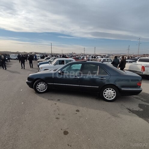 Mercedes E 270 1999, 421,172 km - 2.7 л - Bakı