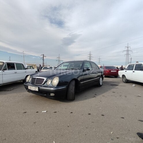 Mercedes E 270 1999, 421,172 km - 2.7 л - Bakı