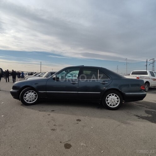 Mercedes E 270 1999, 421,172 km - 2.7 л - Bakı
