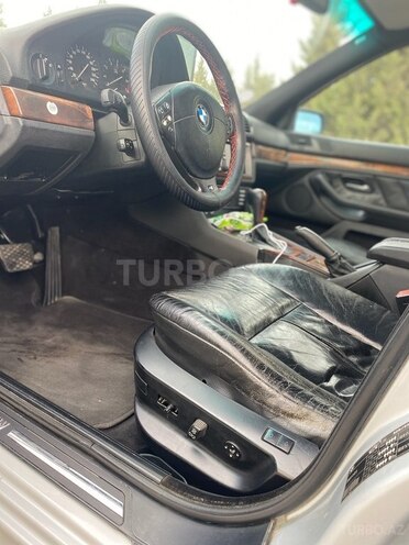 BMW 528 2000, 320,000 km - 2.8 л - Bakı