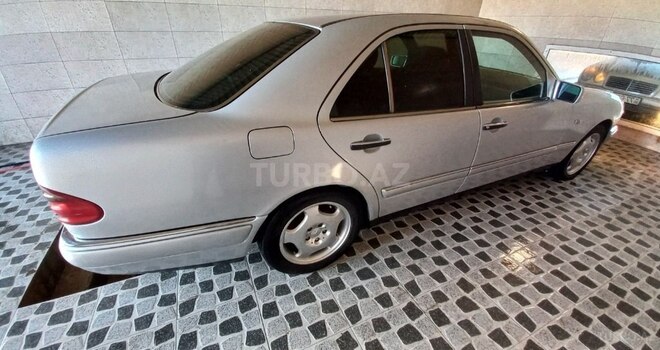 Mercedes E 220 2006, 356,500 km - 2.0 л - Bakı