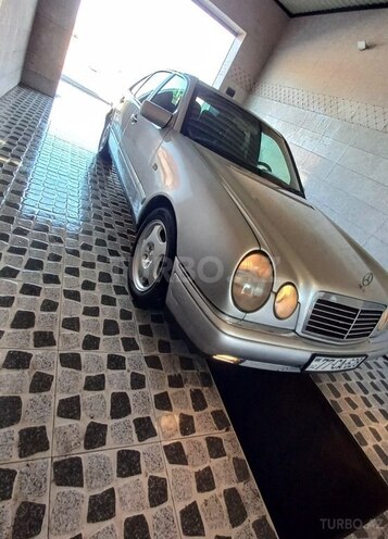 Mercedes E 220 2006, 356,500 km - 2.0 л - Bakı