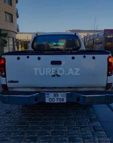 Mitsubishi L200 2012, 403,000 km - 2.5 l - Bakı