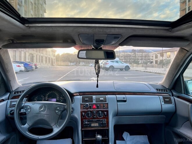 Mercedes E 270 1999, 411,397 km - 2.7 l - Sumqayıt