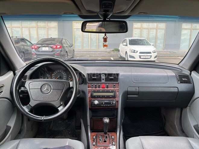 Mercedes C 200 2000, 254,000 km - 2.0 l - Bakı