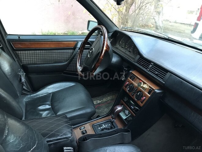 Mercedes E 200 1994, 352,441 km - 2.0 l - Bakı