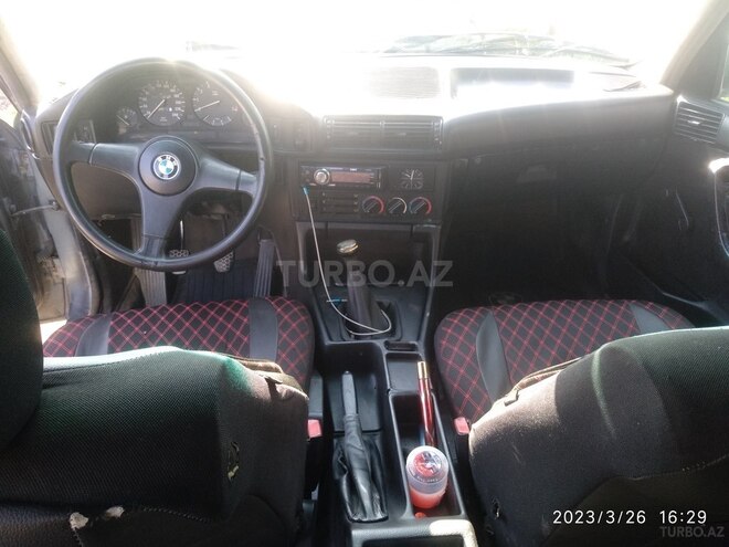 BMW 520 1989, 280,647 km - 2.0 л - Qusar