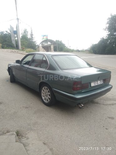 BMW 520 1989, 280,647 km - 2.0 л - Qusar