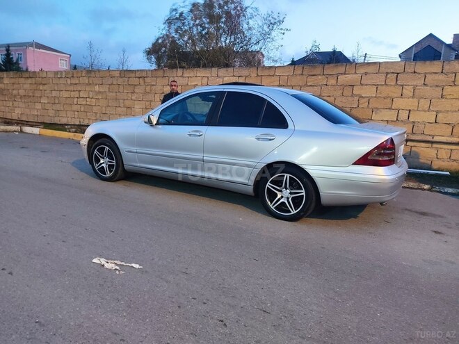 Mercedes C 220 2000, 330,000 km - 2.2 л - Bakı