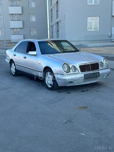 Mercedes E 230 1997, 235,632 km - 2.3 l - Bakı
