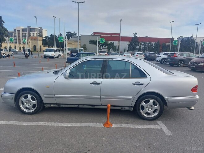 Mercedes E 220 1996, 358,000 km - 2.2 l - Bakı