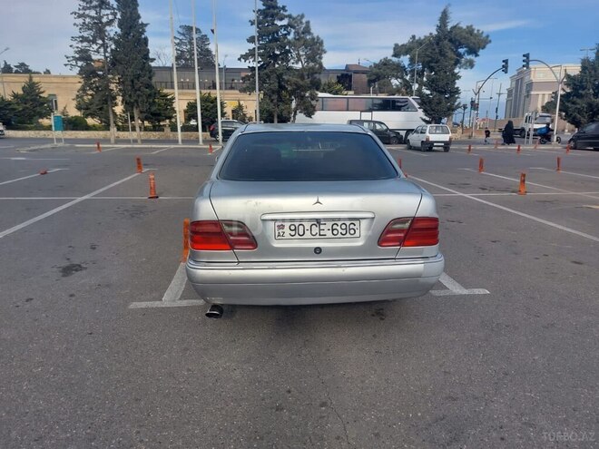 Mercedes E 220 1996, 358,000 km - 2.2 l - Bakı
