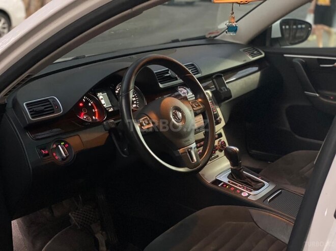 Volkswagen Passat 2014, 210,000 km - 1.8 l - Bakı