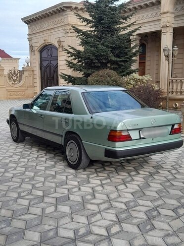 Mercedes E 230 1986, 352,777 km - 2.3 l - Şəmkir