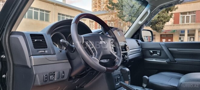 Mitsubishi Pajero 2015, 105,000 km - 3.8 l - Bakı
