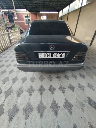Mercedes E 220 1995, 589,633 km - 2.2 l - Sumqayıt