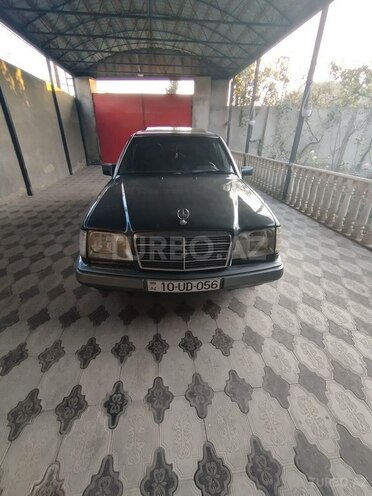 Mercedes E 220 1995, 589,633 km - 2.2 l - Sumqayıt
