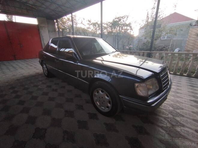Mercedes E 220 1995, 589,633 km - 2.2 l - Sumqayıt