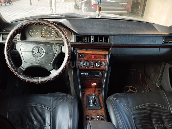 Mercedes E 220 1995, 589,633 km - 2.2 l - Sumqayıt