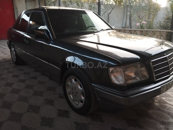 Mercedes E 220 1995, 589,633 km - 2.2 l - Sumqayıt