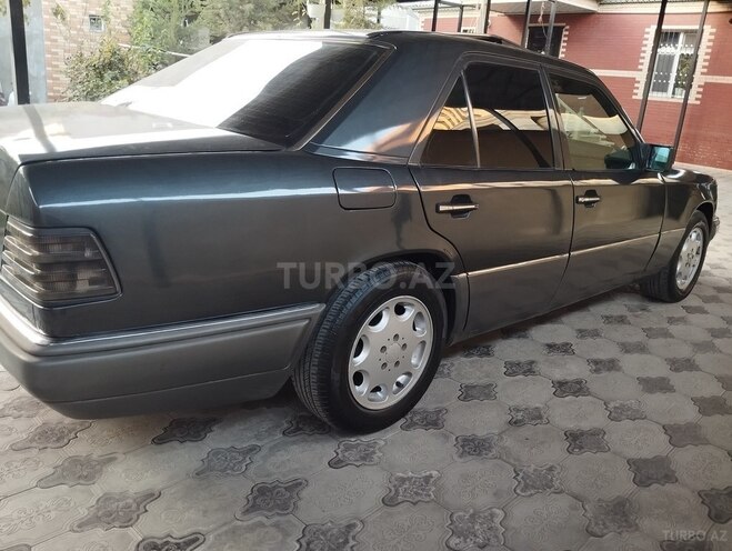 Mercedes E 220 1995, 589,633 km - 2.2 l - Sumqayıt