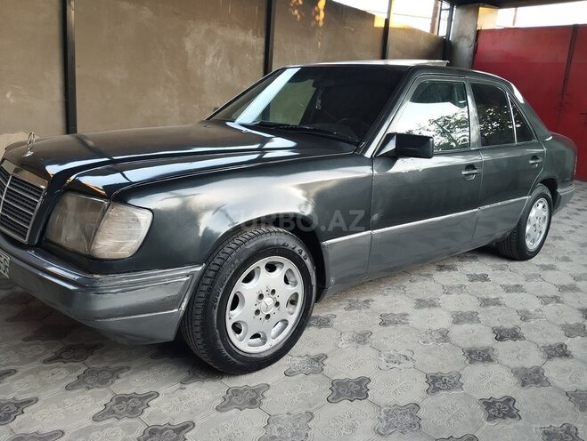 Mercedes E 220 1995, 589,633 km - 2.2 l - Sumqayıt