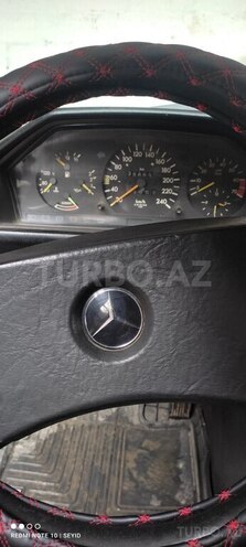 Mercedes E 200 1989, 350,000 km - 2.0 l - Qusar