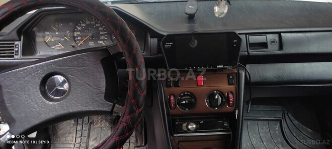 Mercedes E 200 1989, 350,000 km - 2.0 l - Qusar