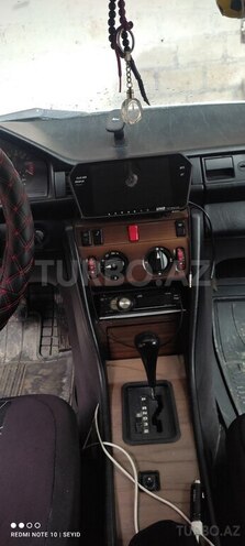 Mercedes E 200 1989, 350,000 km - 2.0 l - Qusar