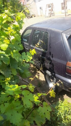 Volkswagen Golf 1994, 362,500 km - 1.6 л - Biləsuvar