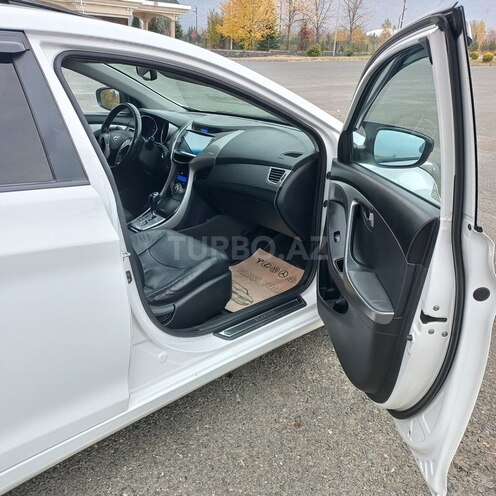Hyundai Elantra 2013, 240,000 km - 1.8 л - Qəbələ